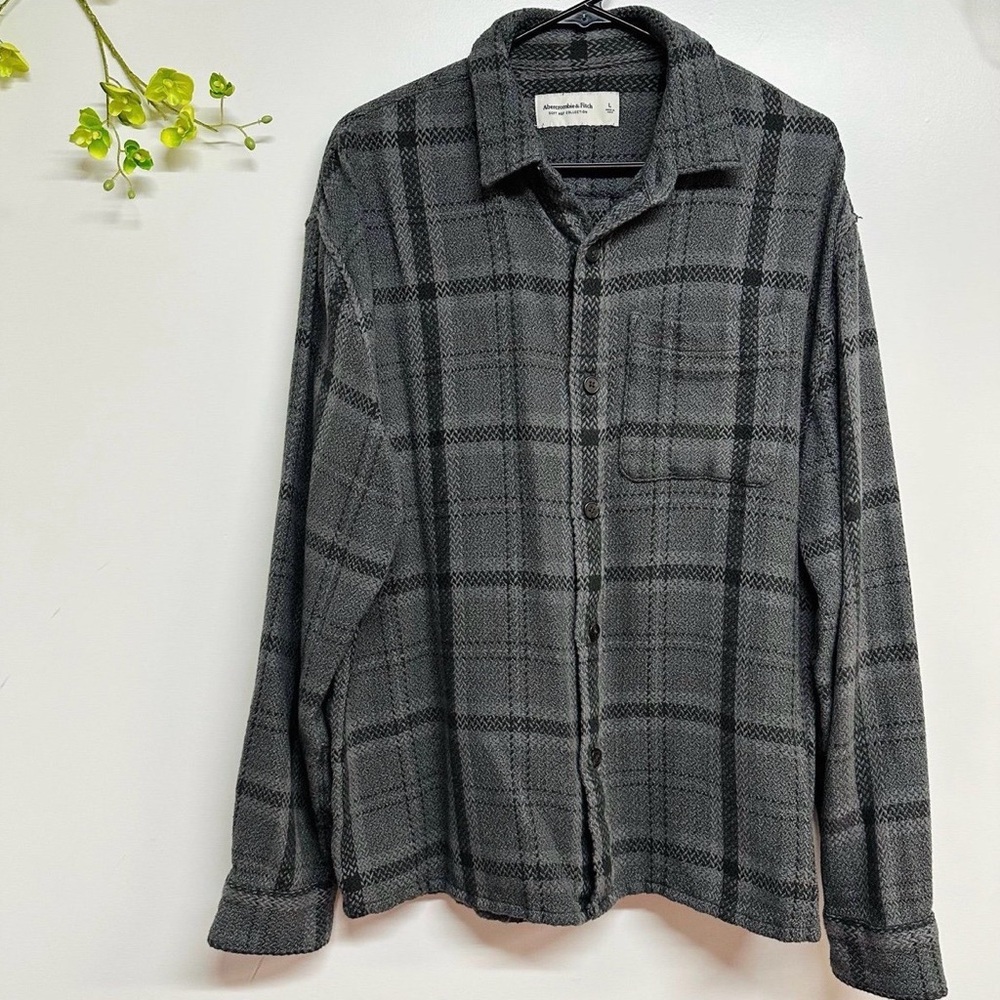 Abercrombie & Fitch soft A&F collection, men's black & gray long sleeve shirt